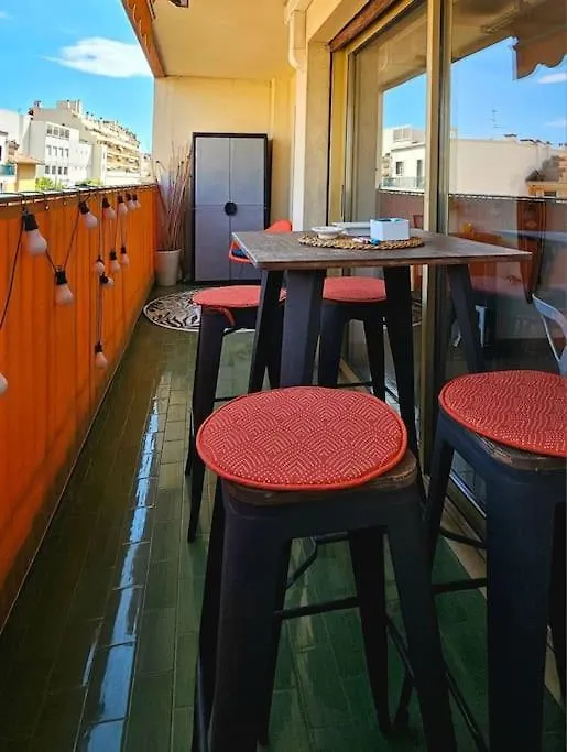 Апартаменты Appartement Cosy Centre Ville Roquebrune-Cap-Martin Carnoles