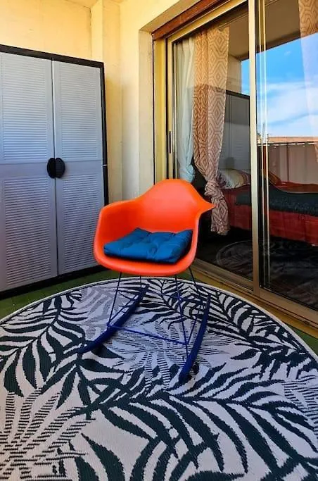 Апартаменты Appartement Cosy Centre Ville Roquebrune-Cap-Martin Carnoles